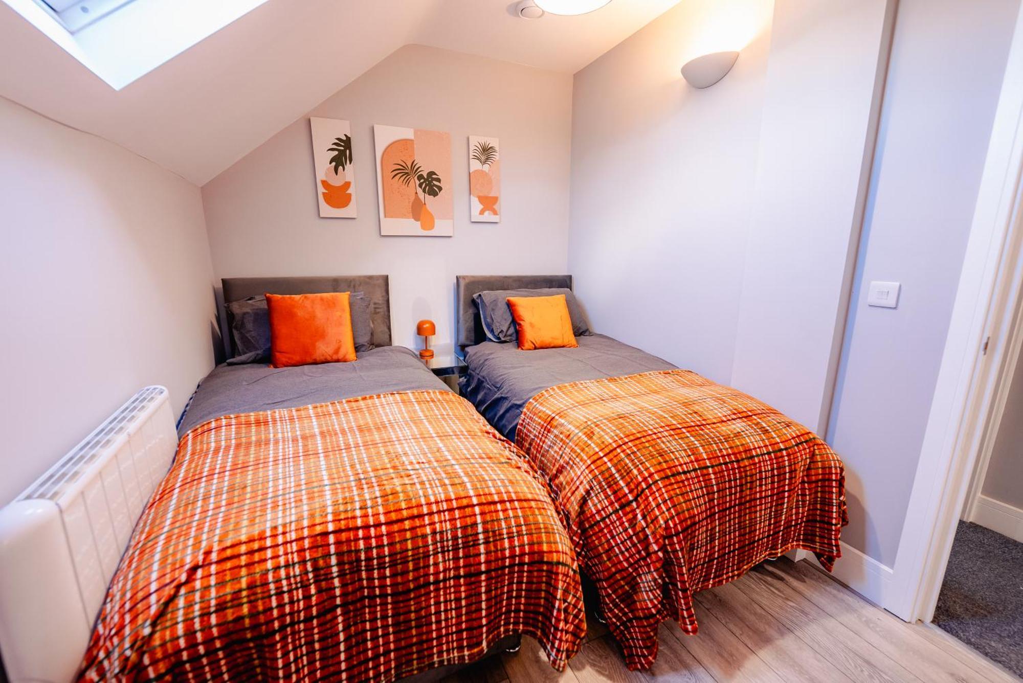 Luxury Spacious 2-Bed & High Ceiling カーディフ エクステリア 写真