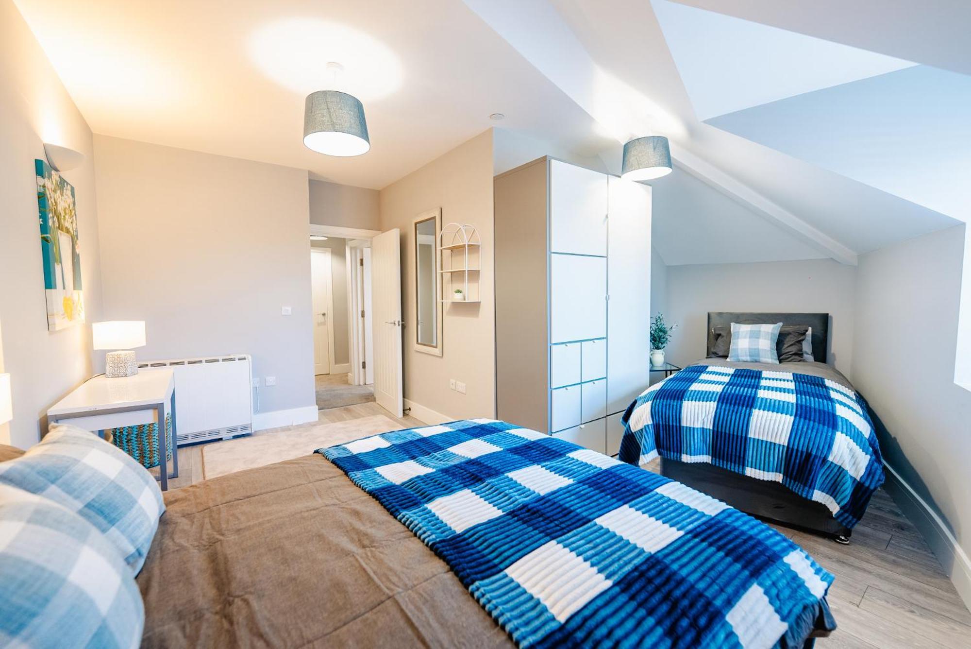 Luxury Spacious 2-Bed & High Ceiling カーディフ エクステリア 写真