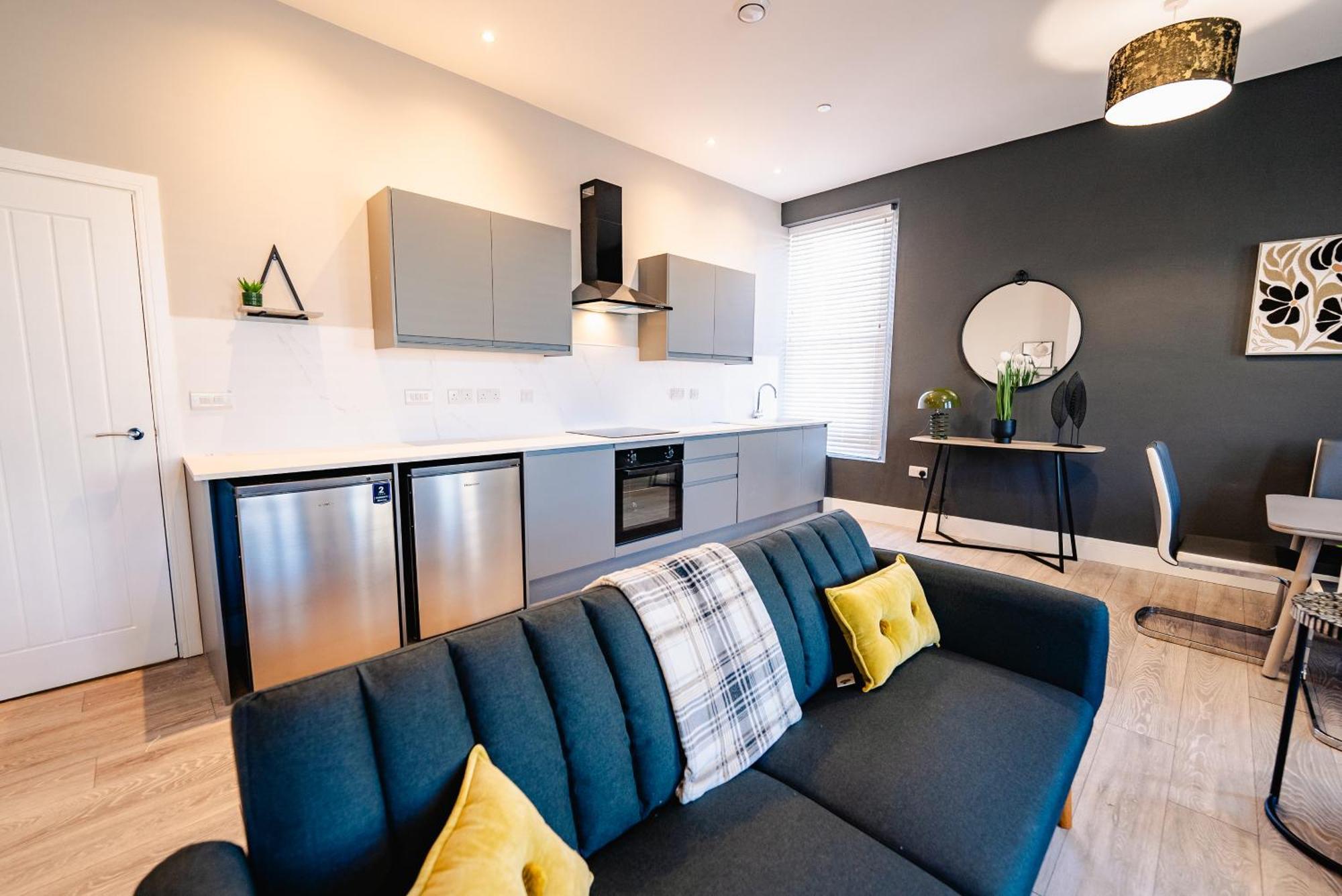 Luxury Spacious 2-Bed & High Ceiling カーディフ エクステリア 写真