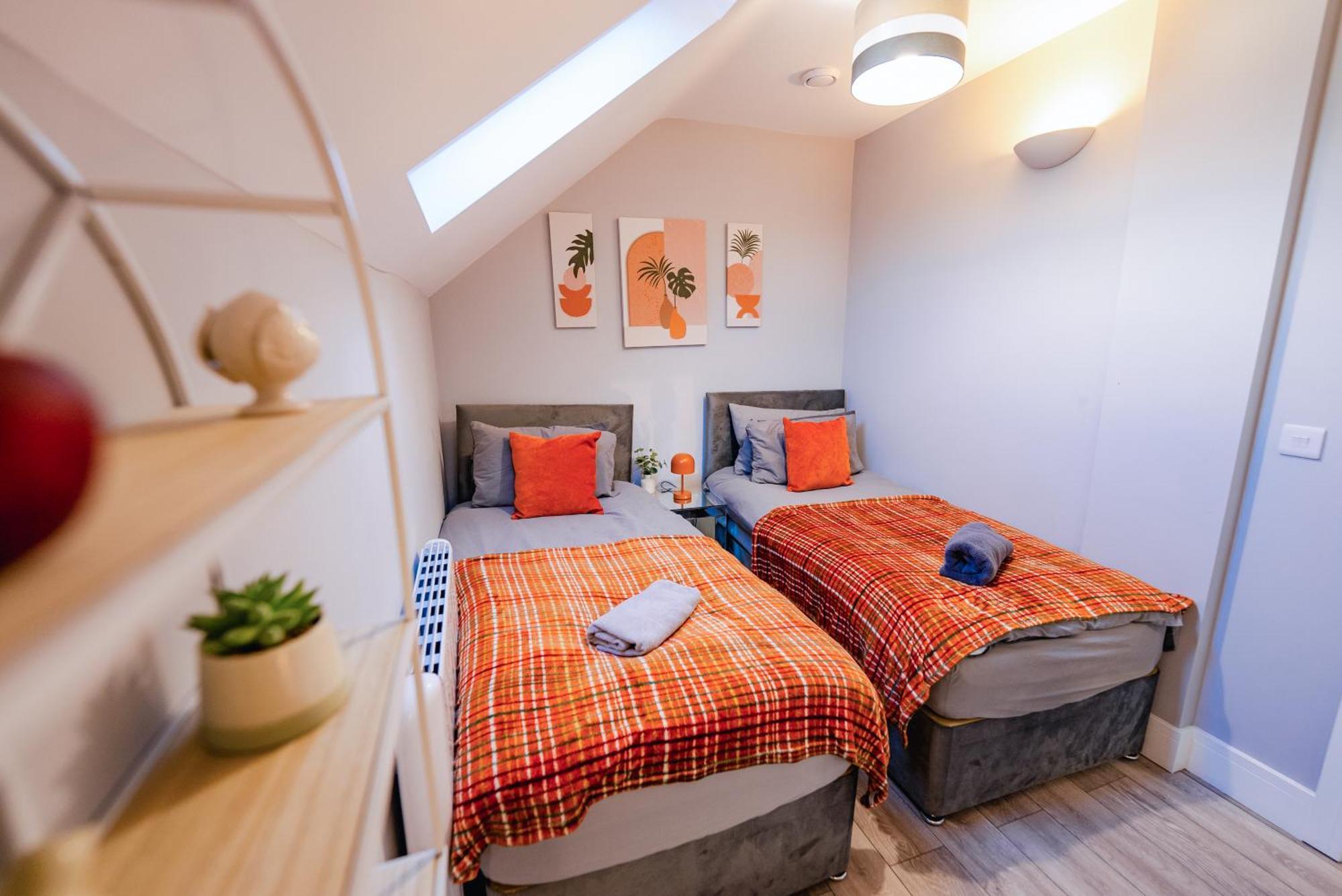 Luxury Spacious 2-Bed & High Ceiling カーディフ エクステリア 写真