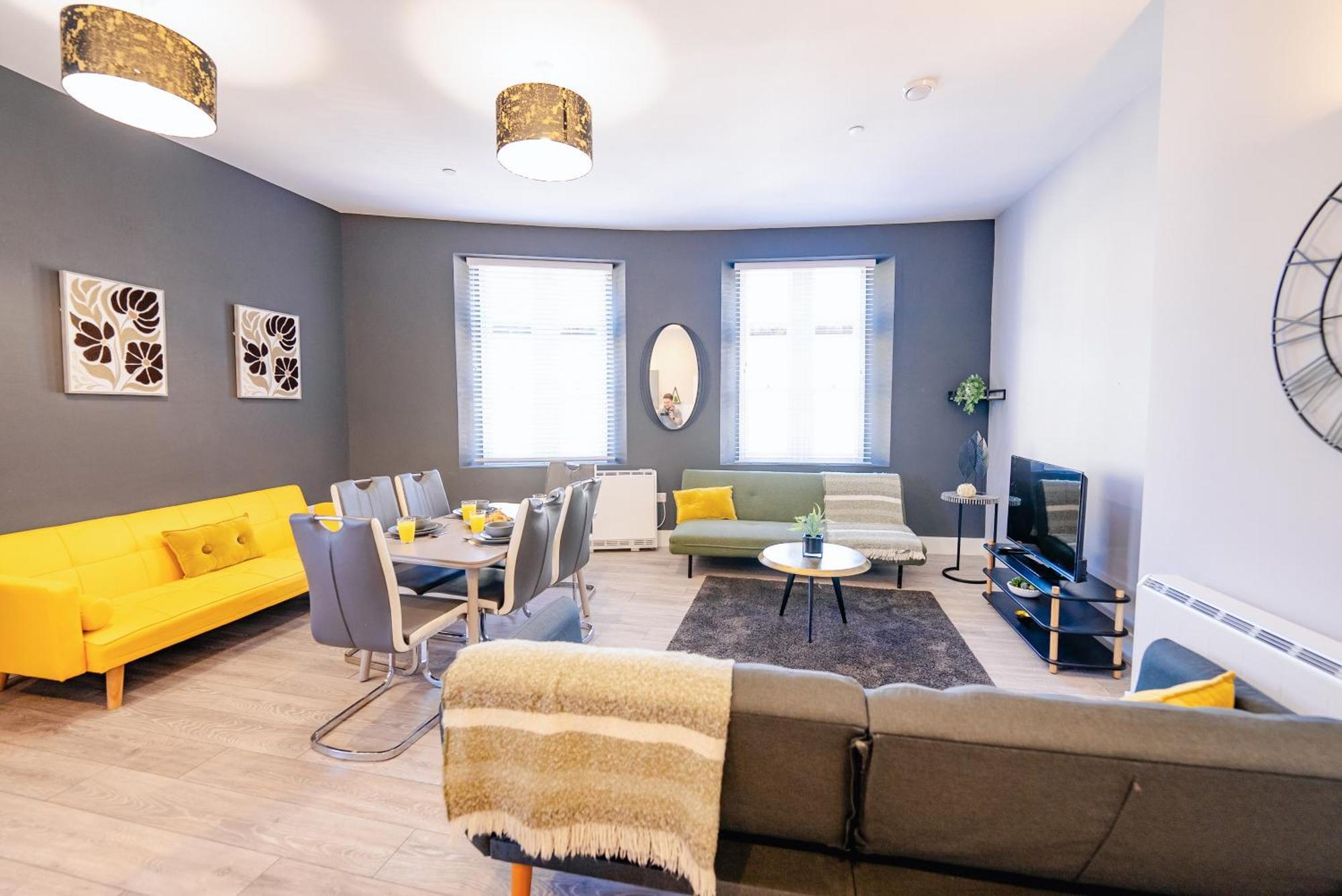 Luxury Spacious 2-Bed & High Ceiling カーディフ エクステリア 写真